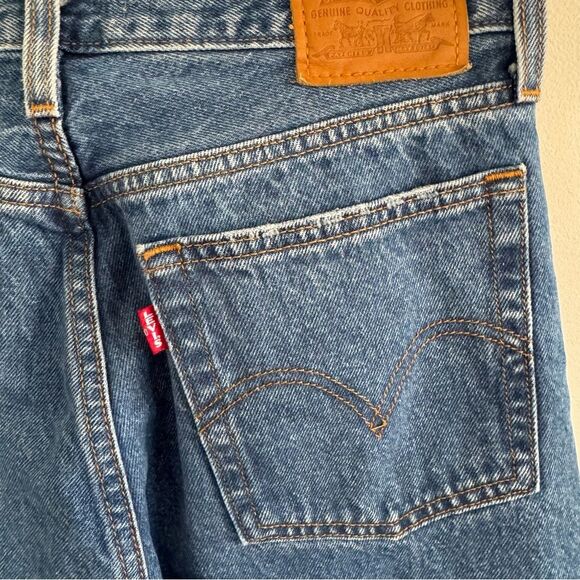 Levi’s Wedgie Fit Straight Leg Jeans Classic Blue Denim Button Fly Women Sz 28 - Picture 7 of 12
